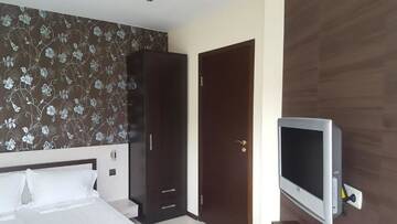 Фото номера Семейный номер с балконом Отель Hotel Zornitsa г. Рибарица 4