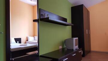 Фото номера Четырехместный номер с балконом Отель Hotel Zornitsa г. Рибарица 5