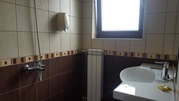 Фото номера Трехместный номер с балконом Отель Hotel Zornitsa г. Рибарица 13